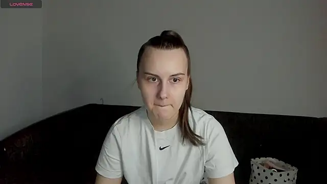 Snapshot of Kelly_Cartier chatting on 21, 4, 2026 Kelly Cartier online show from 21, 4, 2026