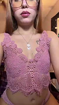 Snapshot of ZeziGamingg chatting on 21, 6, 2026 ZeziGamingg online show from 21, 6, 2026