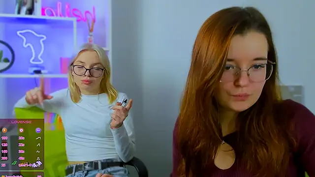 Snapshot of nika-still chatting on 18, 12, 2025 nika-still online show from 18, 12, 2025