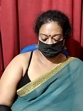 Snapshot of surekha-30 chatting on 13, 10, 2025 surekha-30 online show from 13, 10, 2025