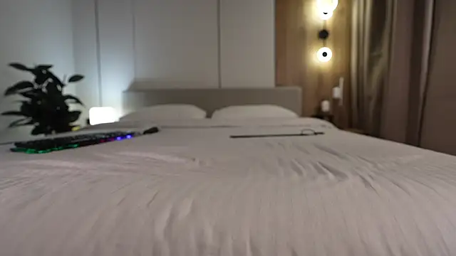 Noctivelle online show from 13, 12, 2025