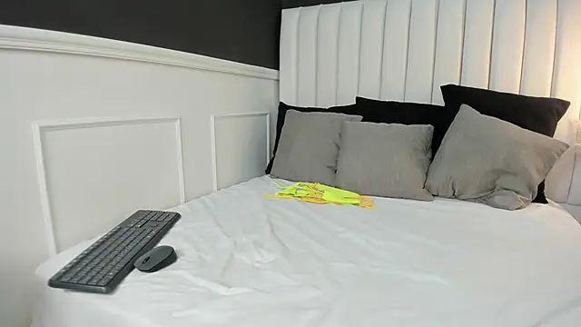  emma willliams  online show from 18, 9, 2025