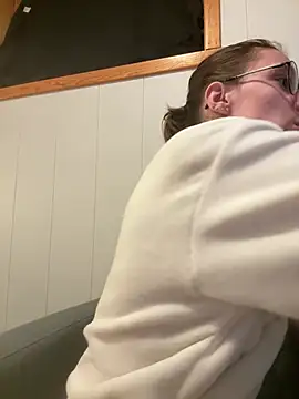 HoneySquirrel online show from 20, 2, 2026