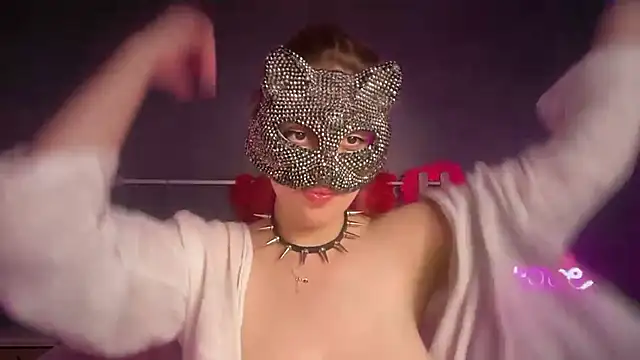 Lunahadidd online show from 28, 2, 2026