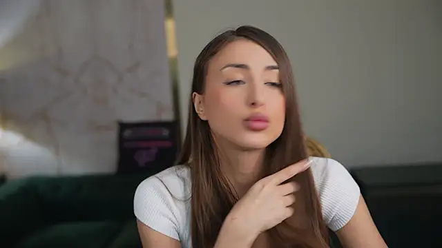 Luna secretgirl online show from 6, 3, 2026