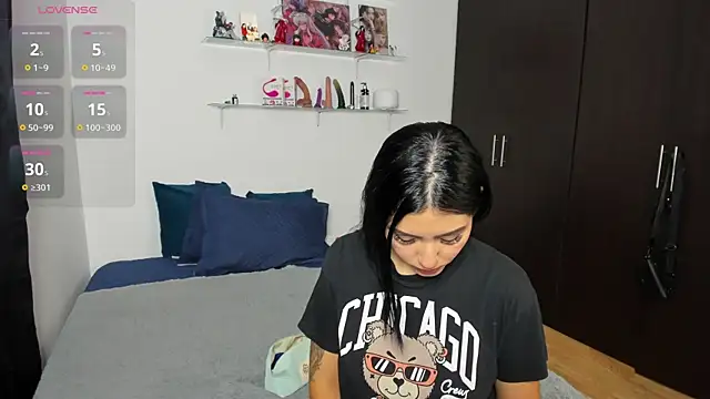 Snapshot of marianaandvalen chatting on 3, 10, 2025 marianaandvalen online show from 3, 10, 2025