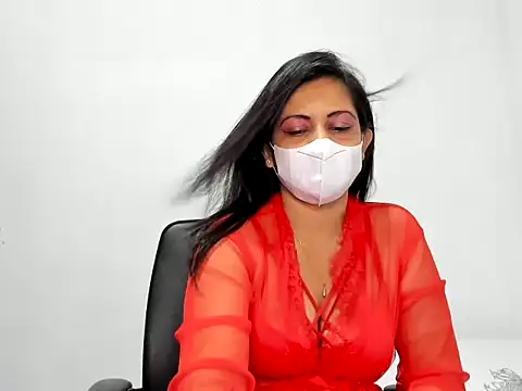 Crazy Cat1995 online show from 1, 11, 2025