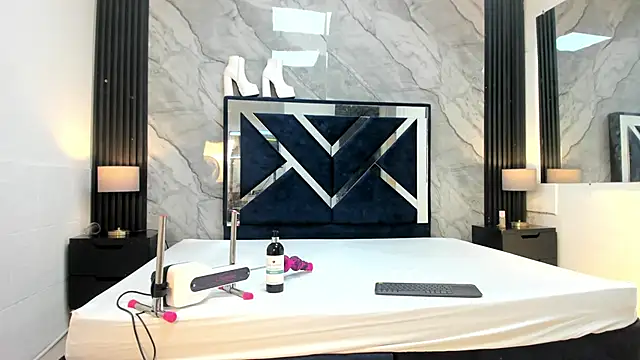 Snapshot of VioletRose_as chatting on 30, 4, 2026 VioletRose as online show from 30, 4, 2026