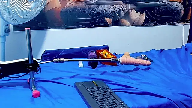 MiaBlaze  online show from 15, 11, 2025