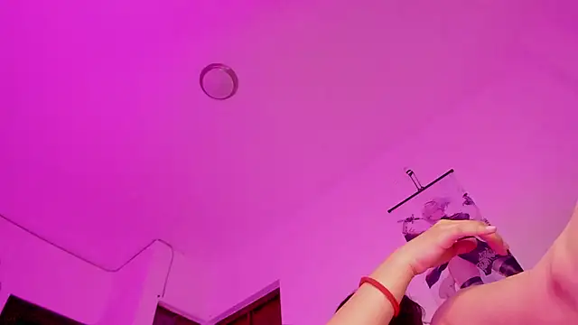 Nix Girl online show from 2, 10, 2025