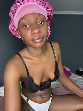 LonelyQueenxx25 online show from 1, 2, 2026