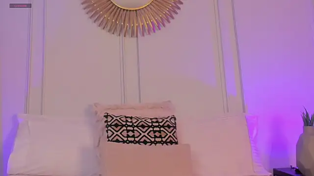 Snapshot of CharlotteBrownn_ chatting on 1, 7, 2026 CharlotteBrownn online show from 1, 7, 2026