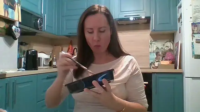 ALICAINWONDERLAND online show from 4, 12, 2025