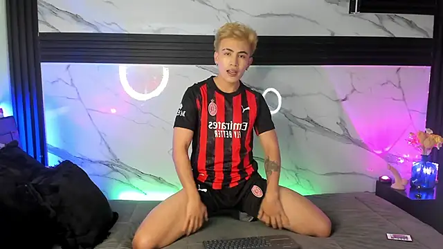 Snapshot of Saimonvela chatting on 4, 10, 2025 Saimonvela online show from 4, 10, 2025