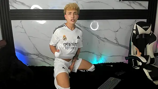 Snapshot of Saimonvela chatting on 25, 10, 2025 Saimonvela online show from 25, 10, 2025