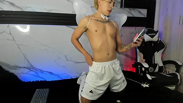 Snapshot of Saimonvela chatting on 29, 10, 2025 Saimonvela online show from 29, 10, 2025