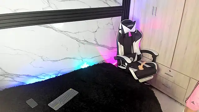 Snapshot of Saimonvela chatting on 30, 10, 2025 Saimonvela online show from 30, 10, 2025