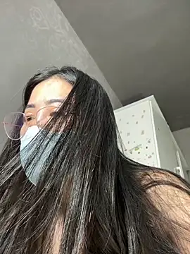 Snapshot of Voyerra_g chatting on 16, 10, 2025 Voyerra g online show from 16, 10, 2025