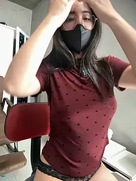 Snapshot of Voyerra_g chatting on 21, 11, 2025 Voyerra g online show from 21, 11, 2025