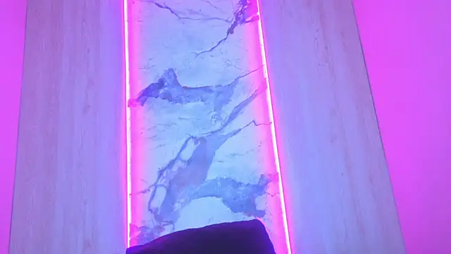 Cristal hott1 online show from 3, 2, 2026