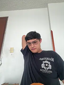 yesitwink  online show from 6, 4, 2026