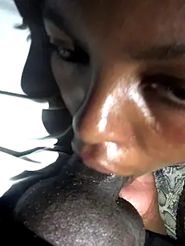 Snapshot of ffinegirl chatting on 30, 10, 2025 ffinegirl online show from 30, 10, 2025