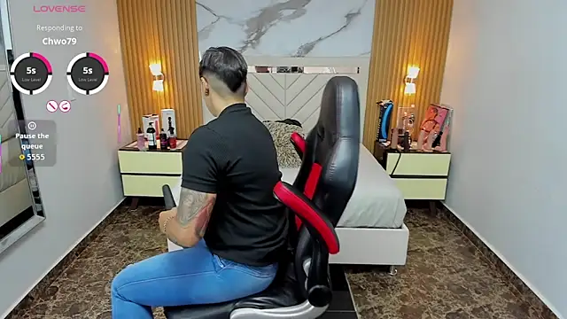 KAROLLJONES1 online show from 29, 10, 2025