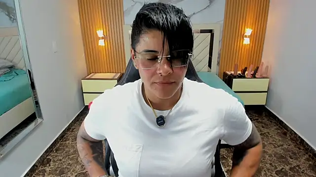 Snapshot of KAROLLJONES1 chatting on 22, 4, 2026 KAROLLJONES1 online show from 22, 4, 2026