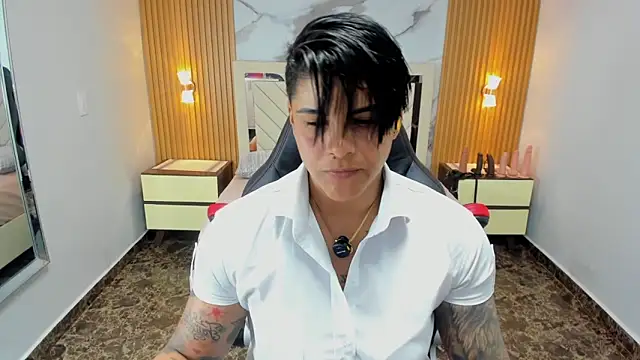 Snapshot of KAROLLJONES1 chatting on 24, 4, 2026 KAROLLJONES1 online show from 24, 4, 2026