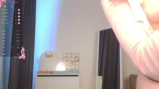 roxydolll online show from 4, 6, 2026