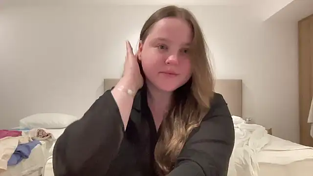 Snapshot of Alice898 chatting on 12, 9, 2025 Alice898 online show from 12, 9, 2025