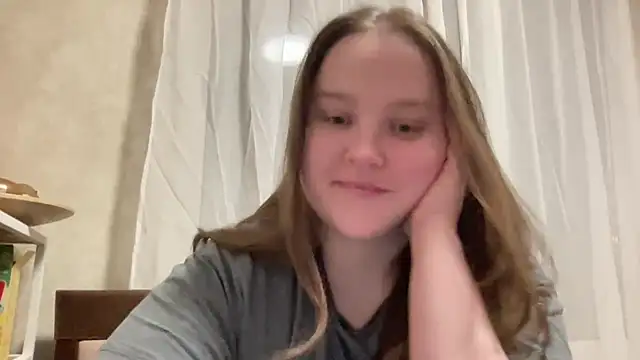 Snapshot of Alice898 chatting on 25, 9, 2025 Alice898 online show from 25, 9, 2025