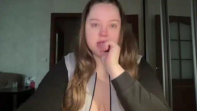 Snapshot of Alice898 chatting on 21, 10, 2025 Alice898 online show from 21, 10, 2025