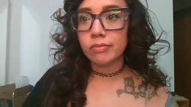 Snapshot of GypsyMamacita chatting on 8, 10, 2025 GypsyMamacita online show from 8, 10, 2025