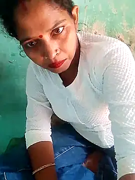 Snapshot of Chandrakanta-Devi chatting on 4, 10, 2025 Chandrakanta-Devi online show from 4, 10, 2025