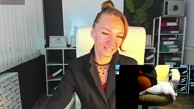 Jesica mooon online show from 13, 9, 2025