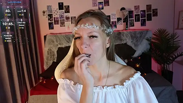 Jesica mooon online show from 6, 11, 2025