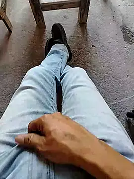 Snapshot of Alaver2587 chatting on 29, 3, 2026 Alaver2587 online show from 29, 3, 2026