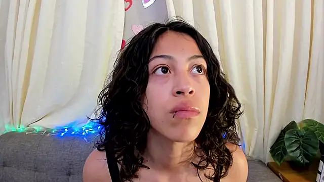 Snapshot of liily_grey chatting on 29, 9, 2025 liily grey online show from 29, 9, 2025