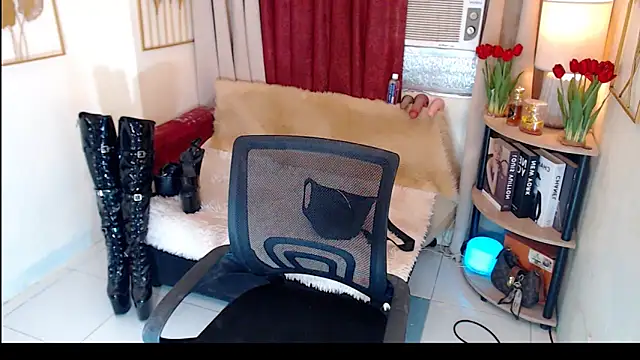 KYLINE WIILLS online show from 19, 2, 2026