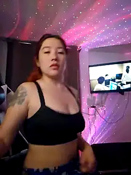 Snapshot of lunnaa_ chatting on 7, 10, 2025 lunnaa online show from 7, 10, 2025