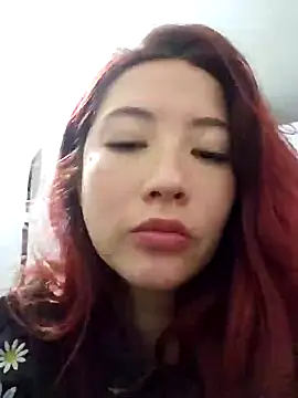 Snapshot of lunnaa_ chatting on 2, 5, 2026 lunnaa online show from 2, 5, 2026