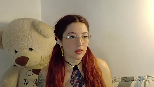 Snapshot of lunnaa_ chatting on 8, 5, 2026 lunnaa online show from 8, 5, 2026