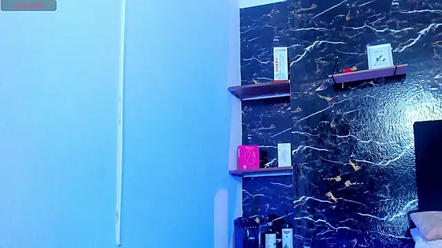 lyan hots online show from 16, 9, 2025