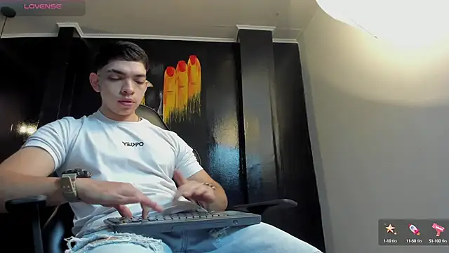 Eryonbradley online show from 18, 9, 2025