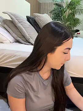 EmelyParker online show from 11, 4, 2026