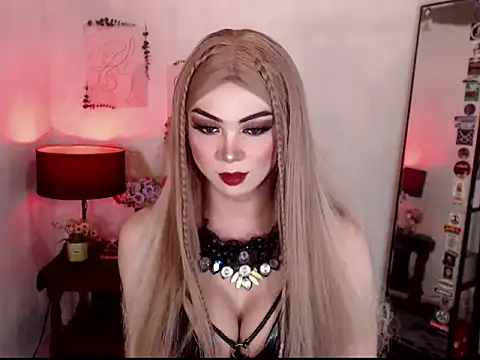 Snapshot of Hugecock_shantall chatting on 8, 11, 2025 Hugecock shantall online show from 8, 11, 2025