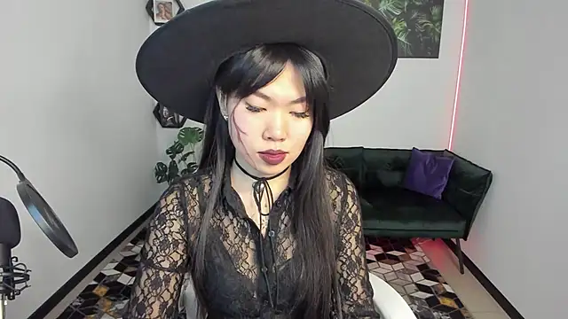 LunaPurrr online show from 28, 10, 2025