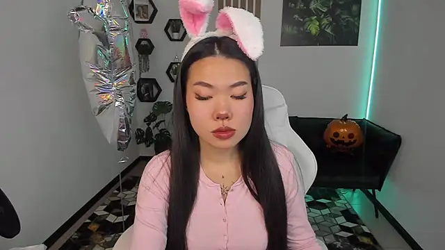 LunaPurrr online show from 28, 10, 2025