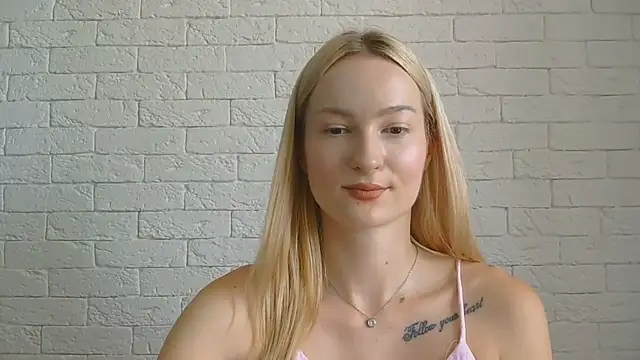 Snapshot of Alice_Sweet_01 chatting on 15, 7, 2026 Alice Sweet 01 online show from 15, 7, 2026